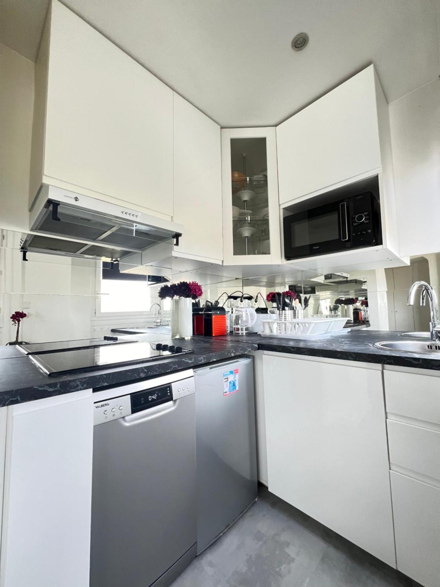 Apartment Home In Paris With View, 15Min Direct To Center Esterno foto