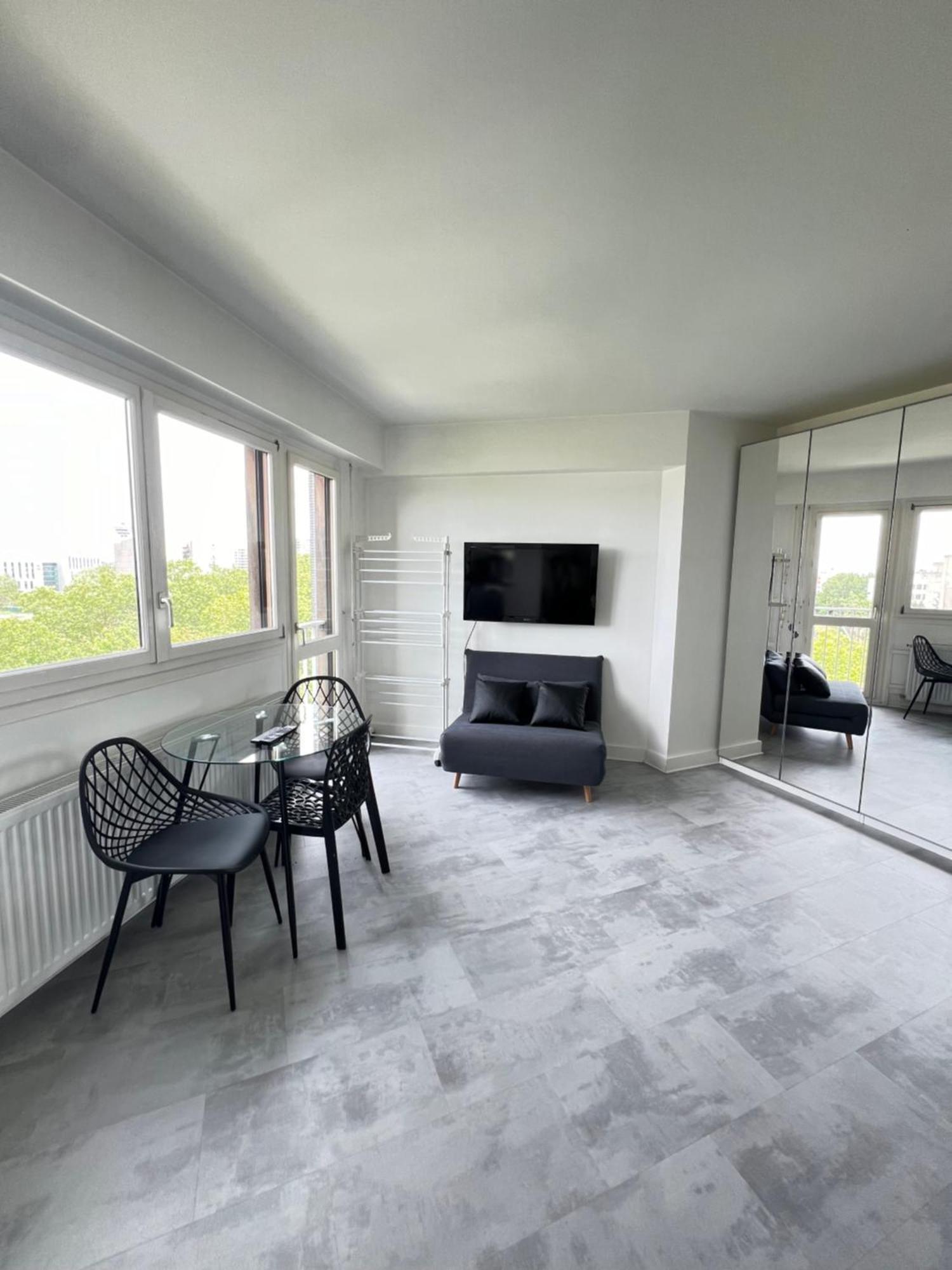 Apartment Home In Paris With View, 15Min Direct To Center Esterno foto